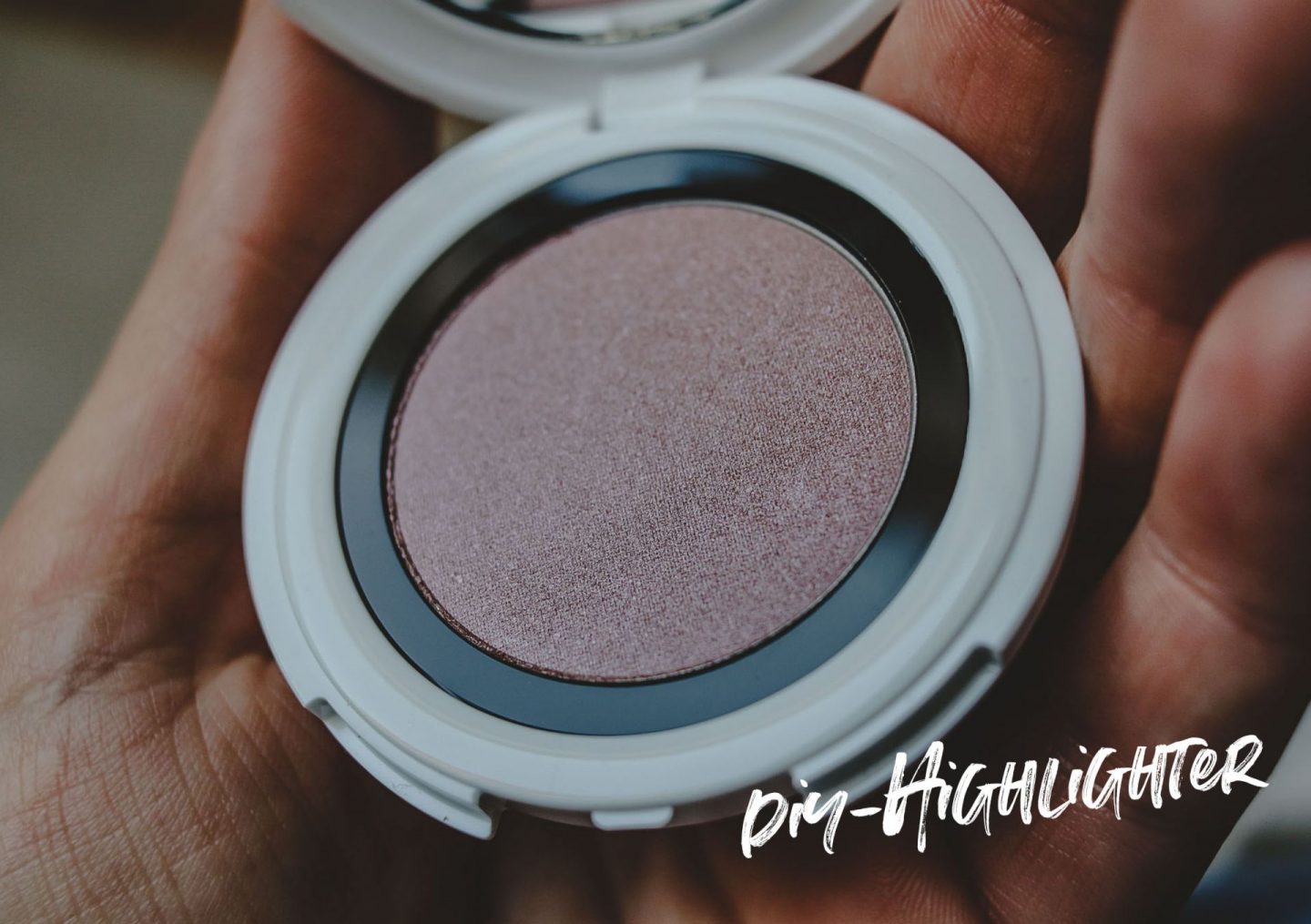 Eyeshadow in Seashell von UND GRETEL