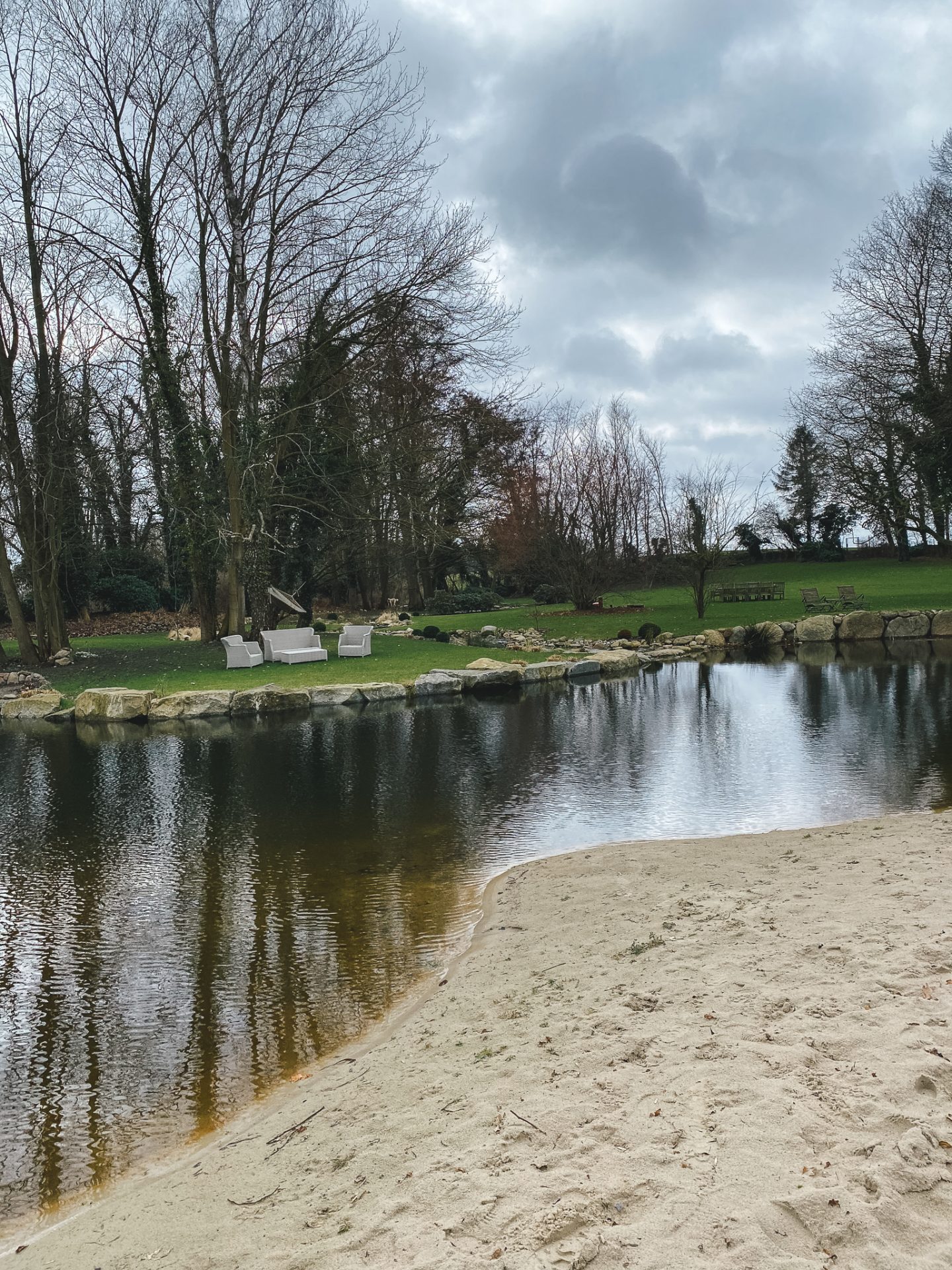 Schwimmteich mit Ostseesand